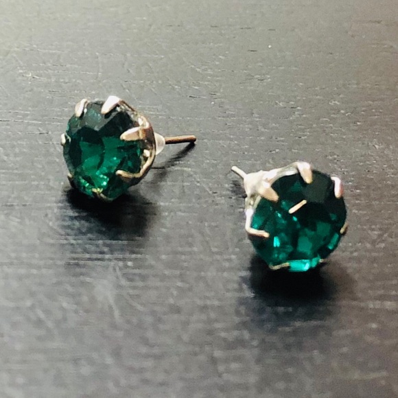 Emerald Green Stud CZ Earrings, 8mm - Picture 7 of 7